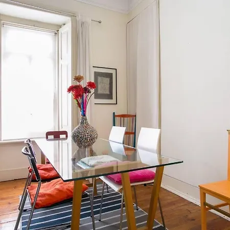 Principe Real Great Location And Wi-fi! *