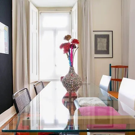 아파트 Principe Real Orange Tree W/ View 3 Bedrooms Flat! 리스본